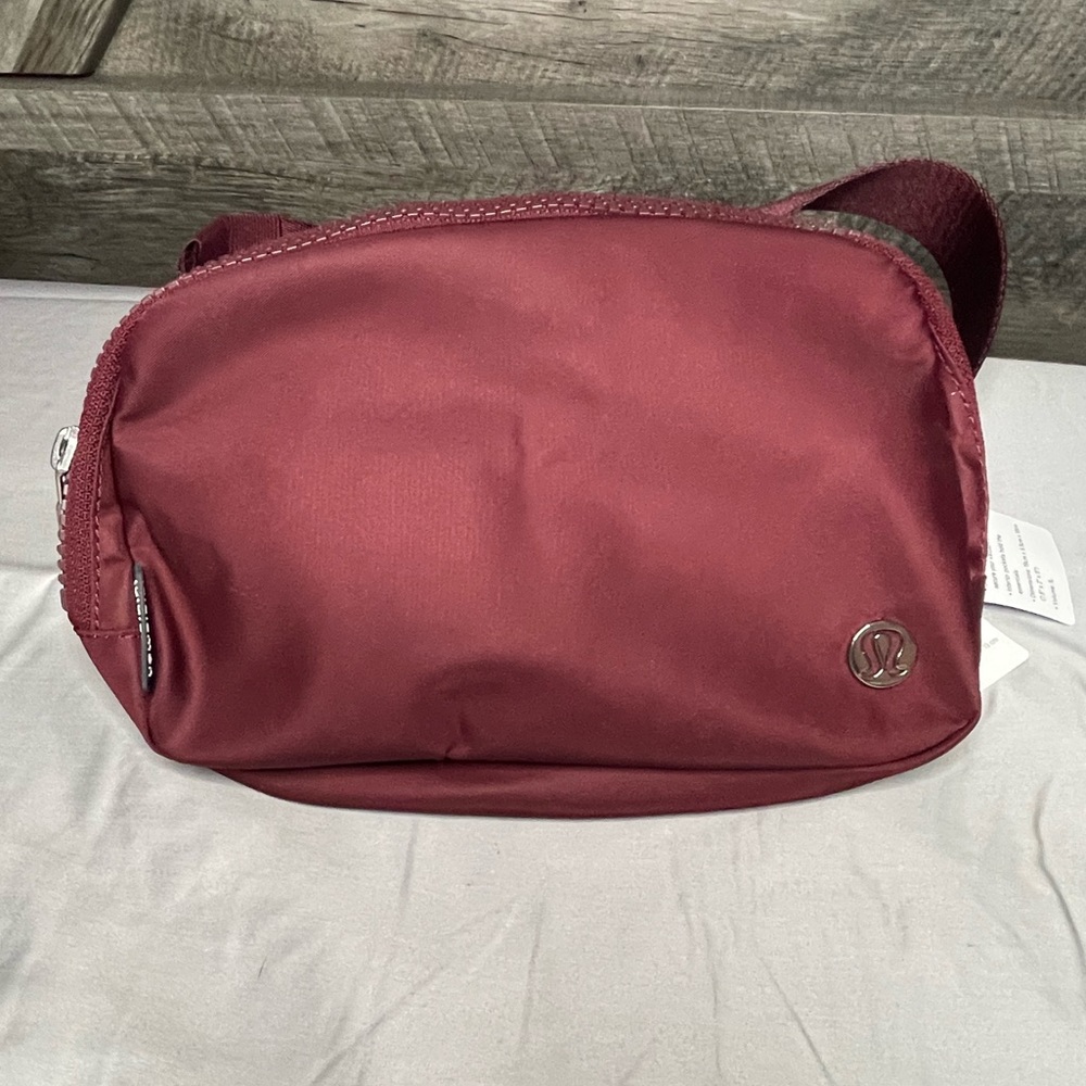 Lululemon New Belt bag